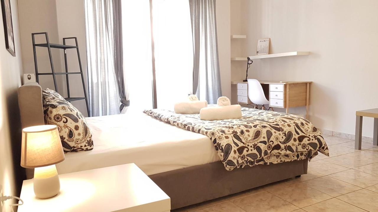 Palette Apartment Champagne - Athens Center, 6 Bd, 3 Bath מראה חיצוני תמונה